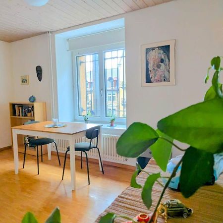 Urban Retreat - Cozy Studio With Private Patio Apartman Zürich Kültér fotó