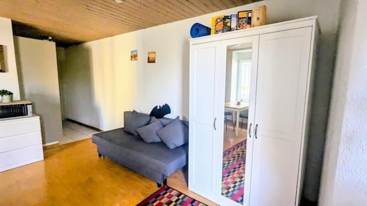 Urban Retreat - Cozy Studio With Private Patio Apartman Zürich Kültér fotó